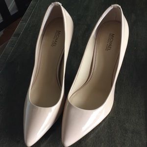 Michael Kors BRAND NEW nude leather pumps